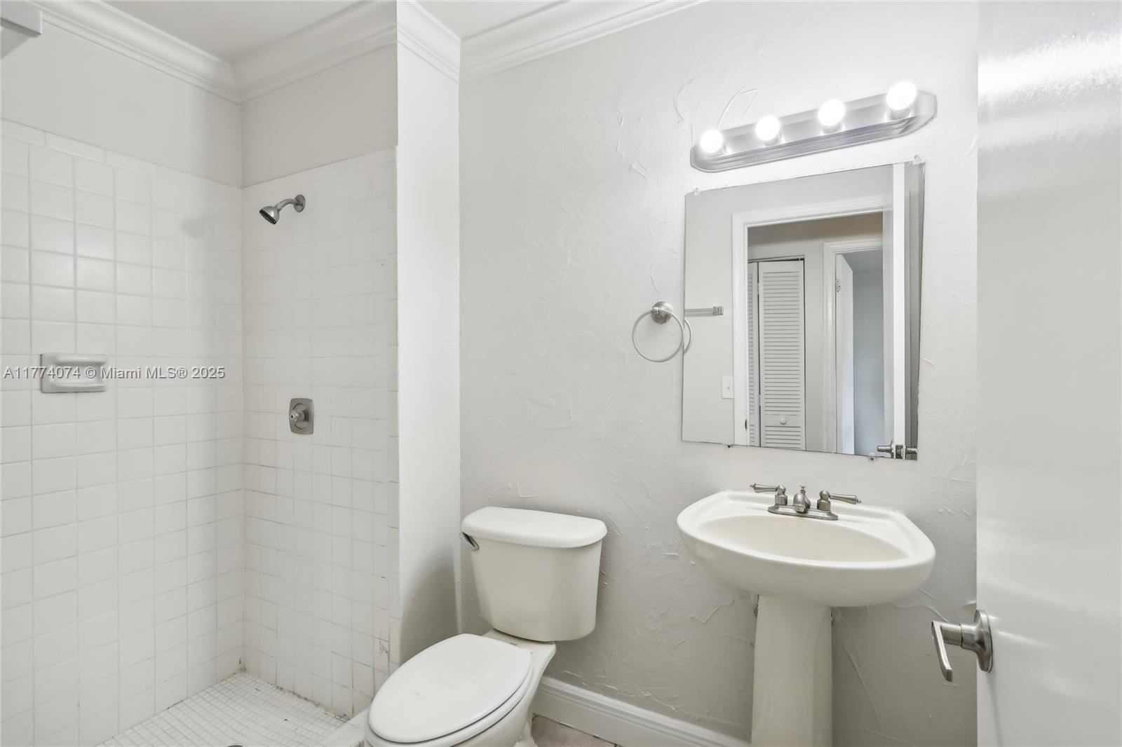 COUNTERPOINT ESTATES 1 - Residential