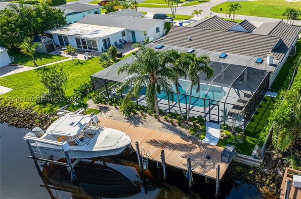 1575 OSPREY AVE, NAPLES, FL 34102 - Image 2ac84dd951bc00a0d9185af129fb62c3/1741907292