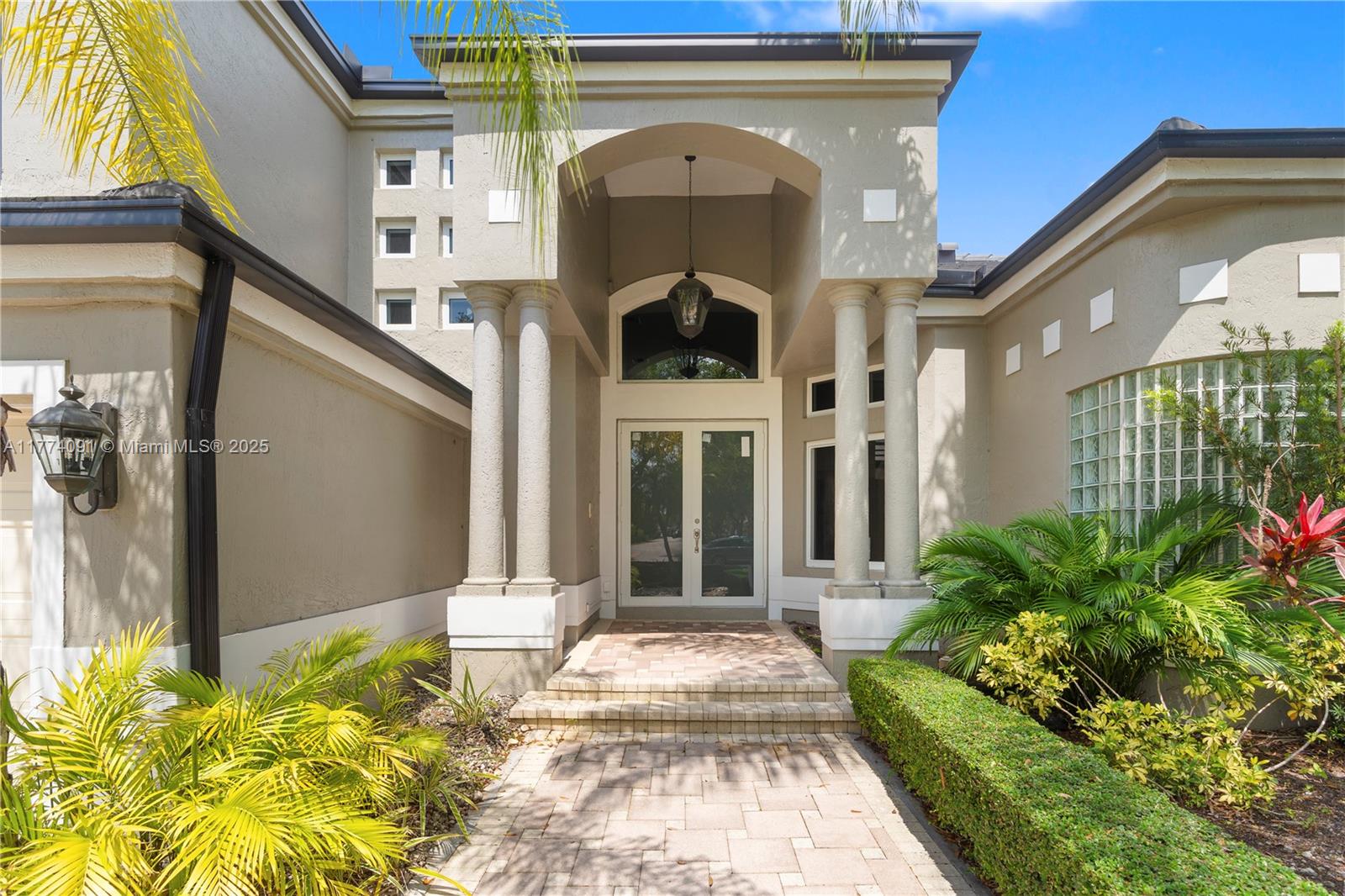 15601 SW 14th St