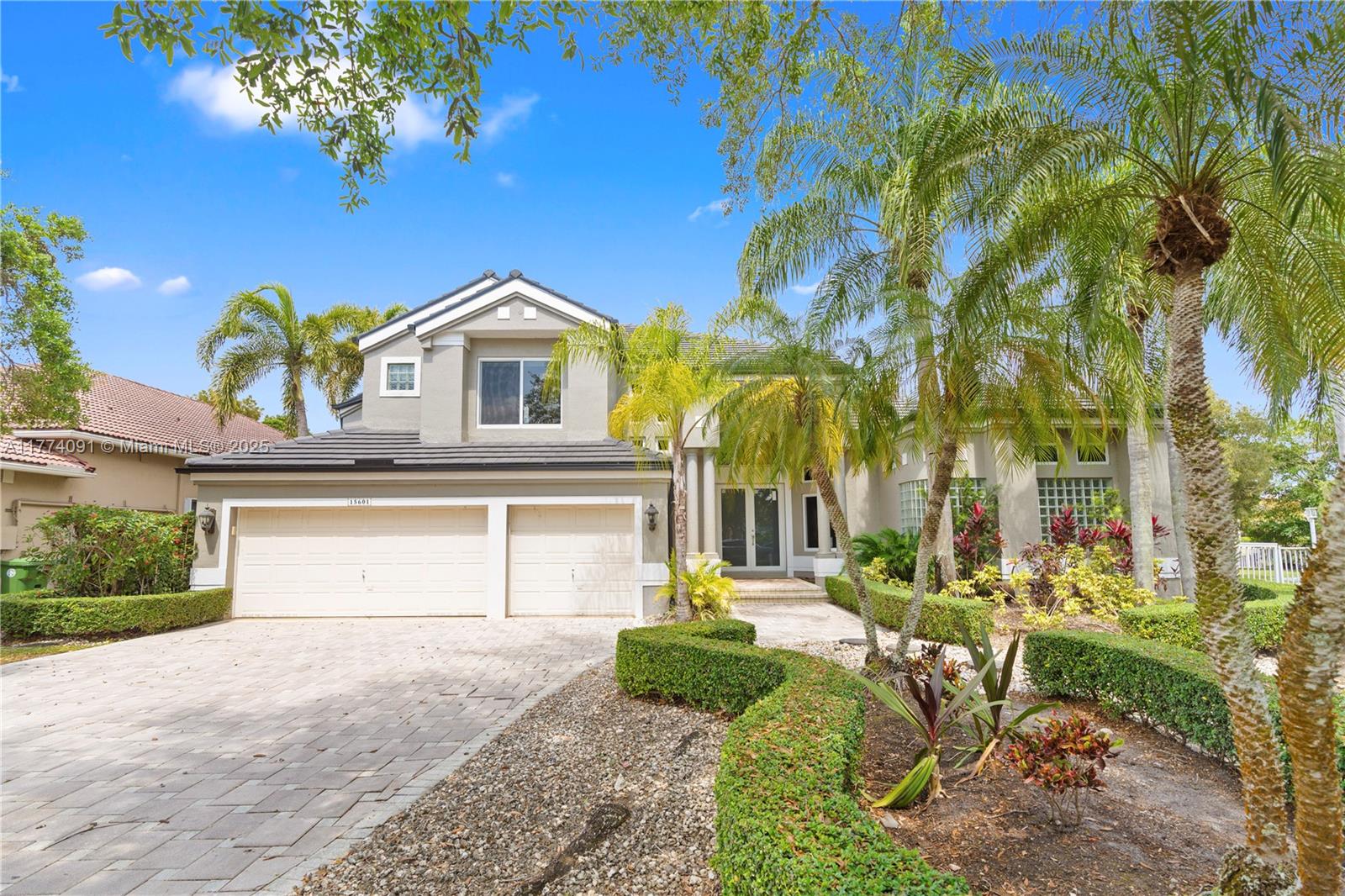 Property for Sale at 15601 Sw 14th St, Pembroke Pines, Miami-Dade County, Florida - Bedrooms: 6 
Bathrooms: 5  - $1,549,000