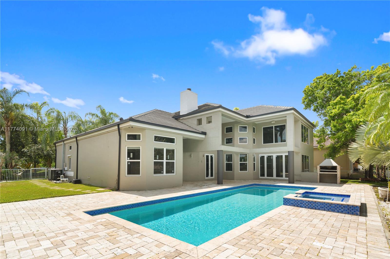 15601 SW 14th St