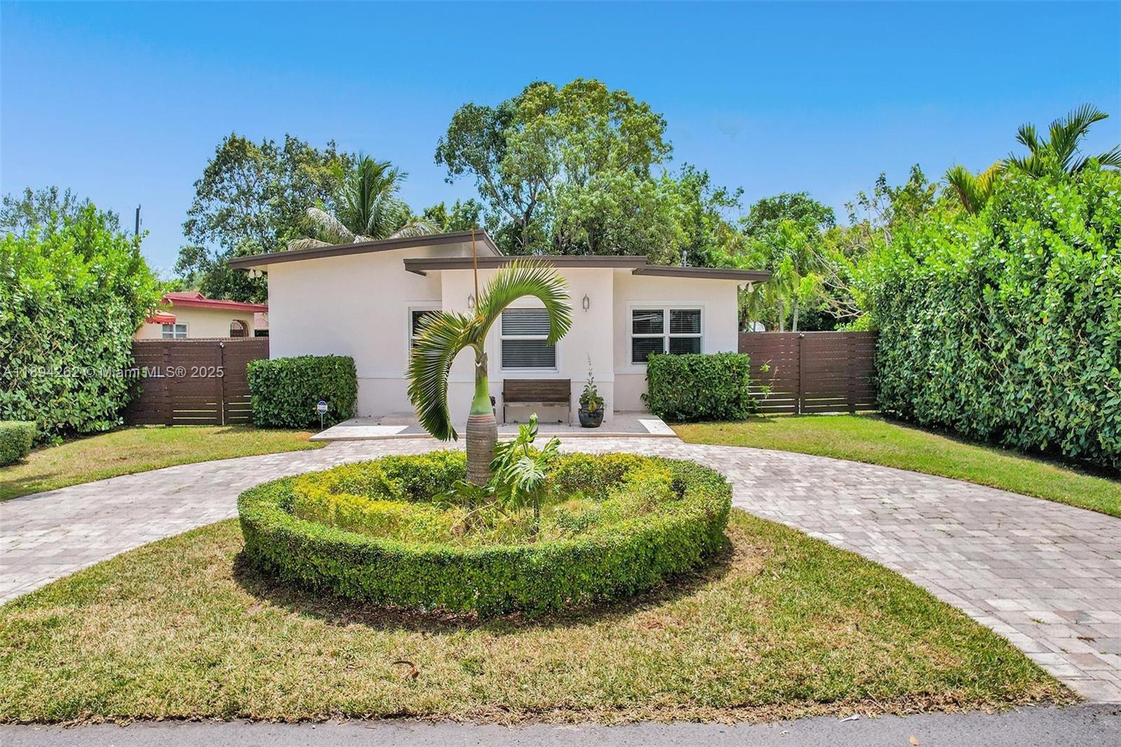 6550 SW 52nd Ter -