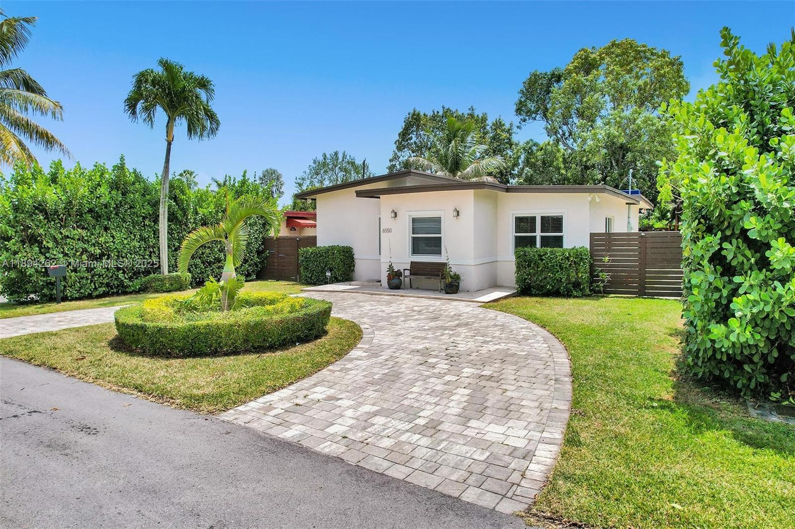6550 SW 52nd Ter -