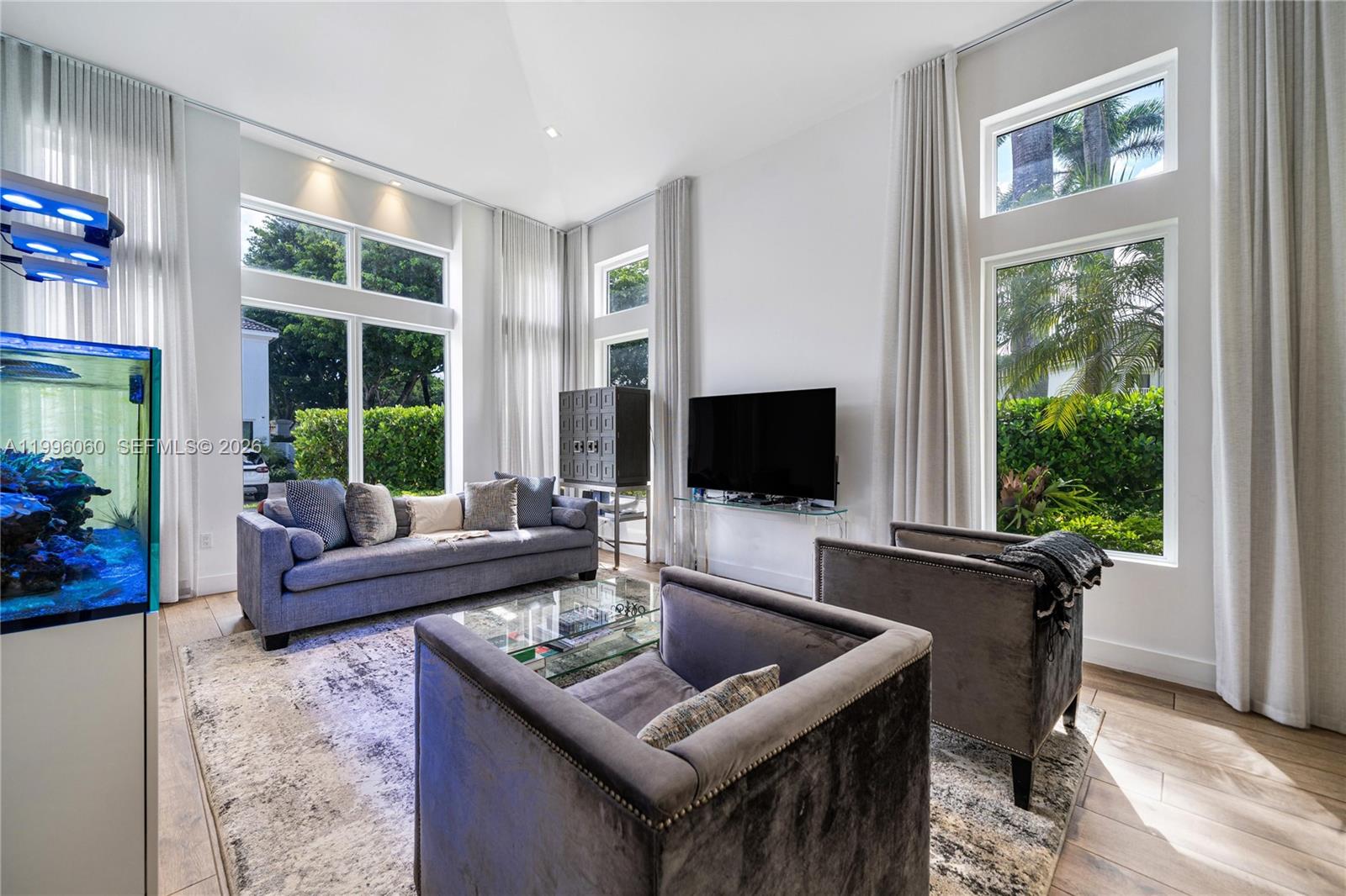AVENTURA ESTATES - Residential