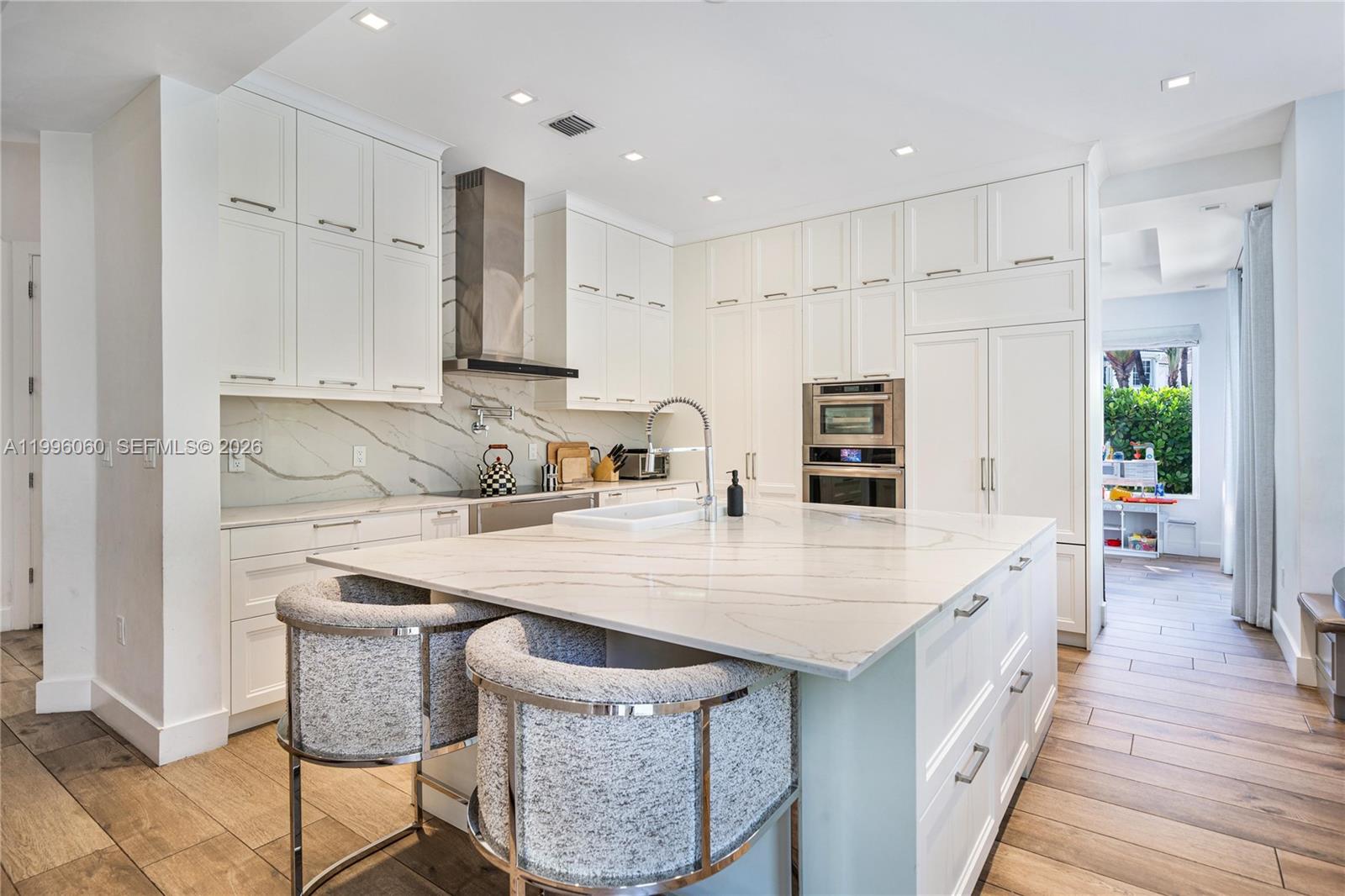 3703 NE 199th St, Aventura, FL, 33180/$2,650,000 2 3703 NE 199th St