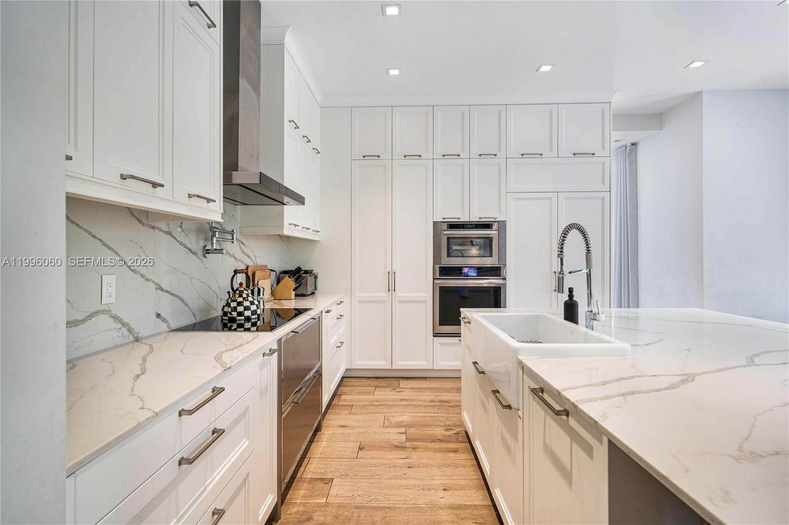 AVENTURA ESTATES - Residential