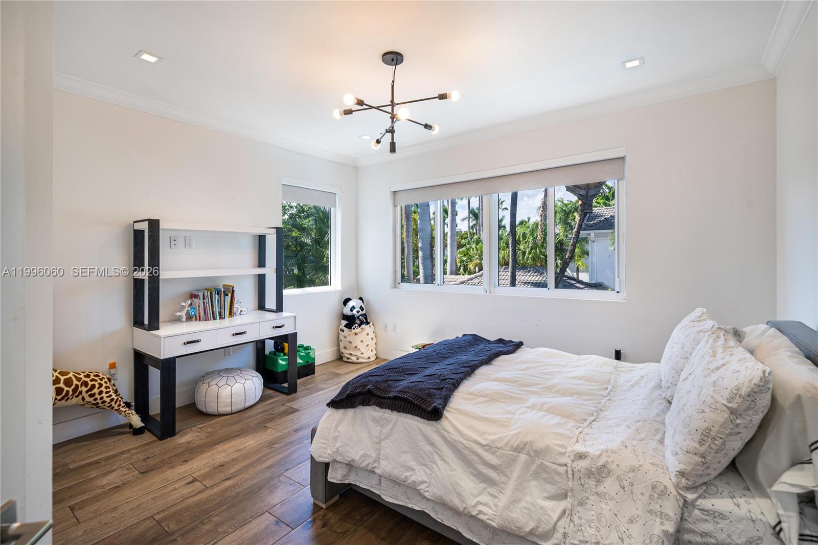 AVENTURA ESTATES - Residential