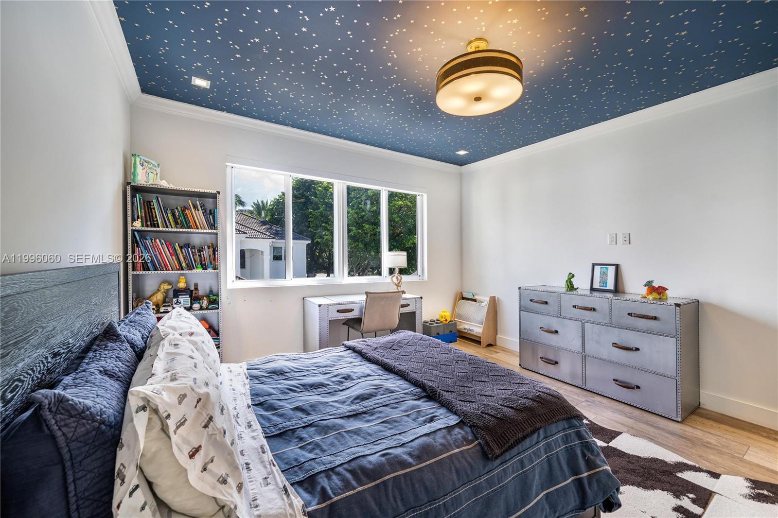 AVENTURA ESTATES - Residential