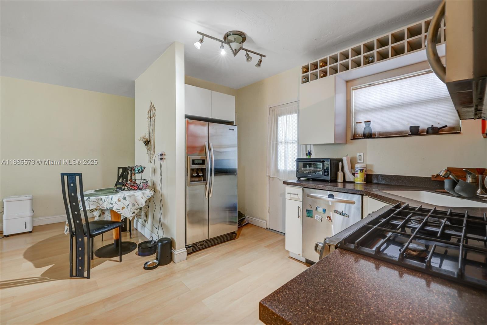 LINCOLN TOWERS CONDO - Residential