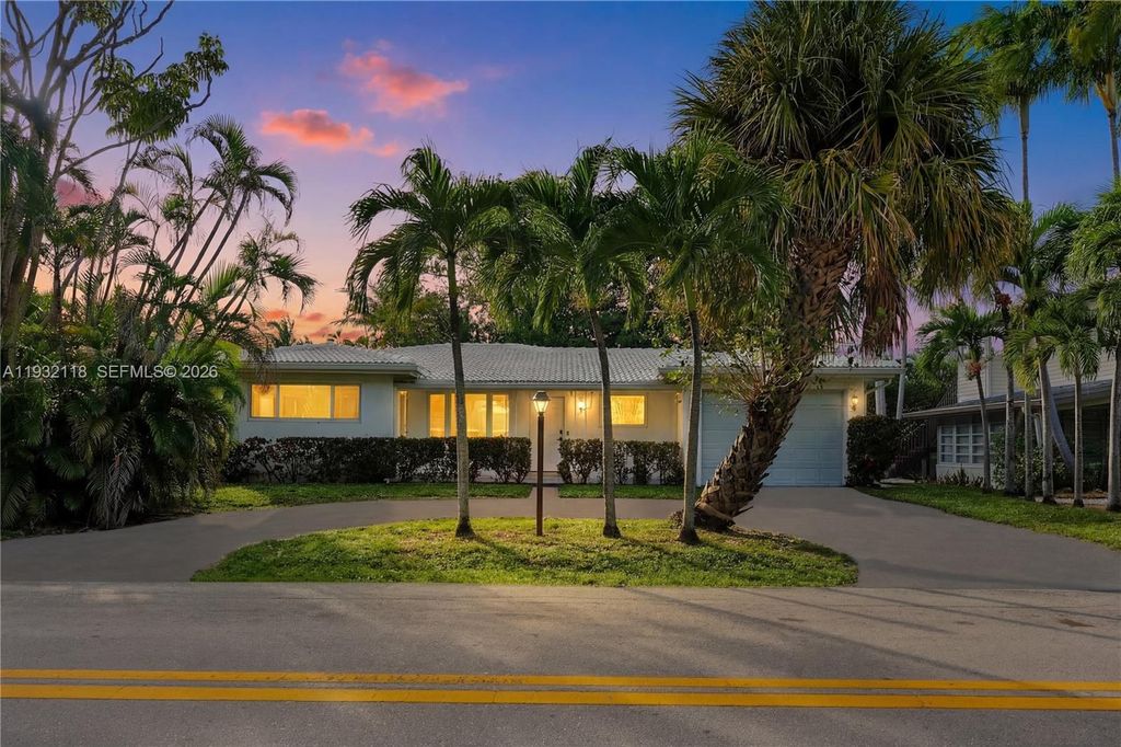 Photo of 3497 NE 20th Ave, Oakland Park, FL 33306 (MLS # A11932118)