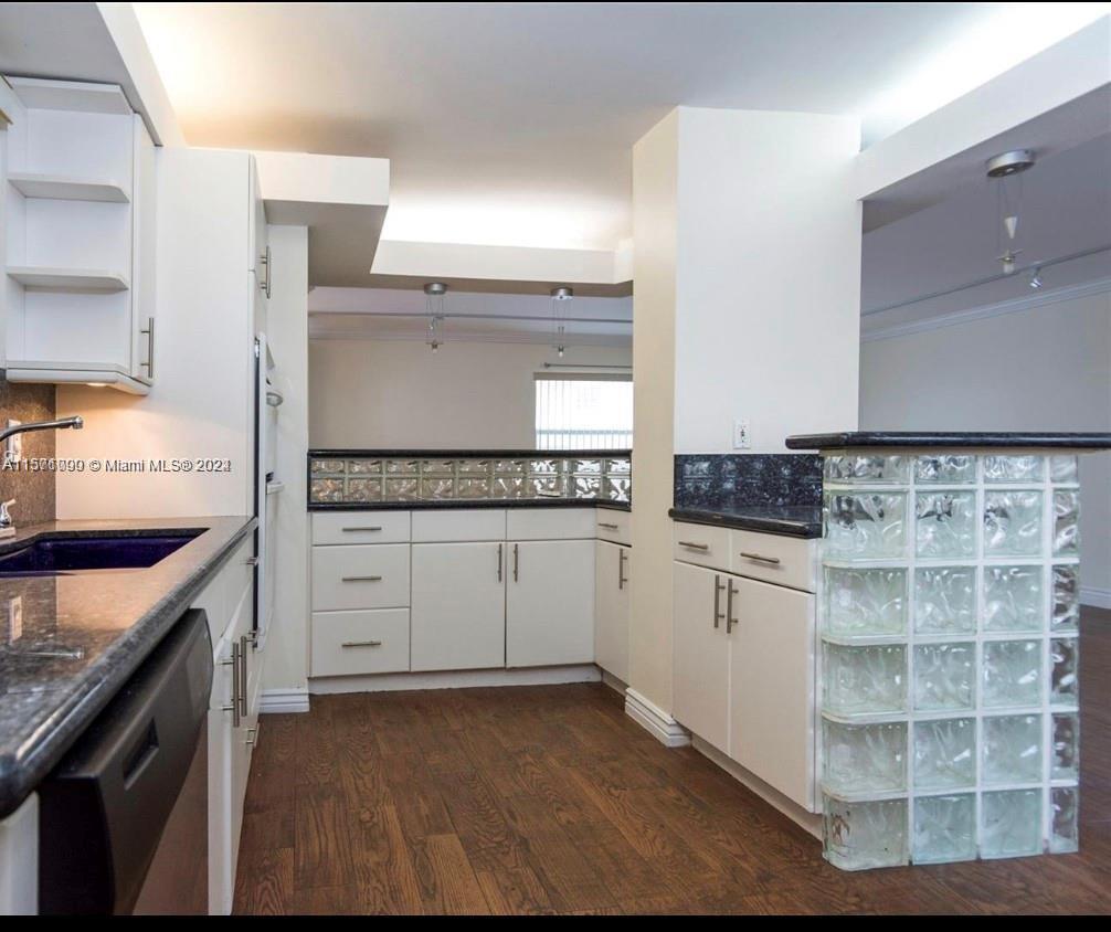 DORSEY ARMS CONDO - Residential