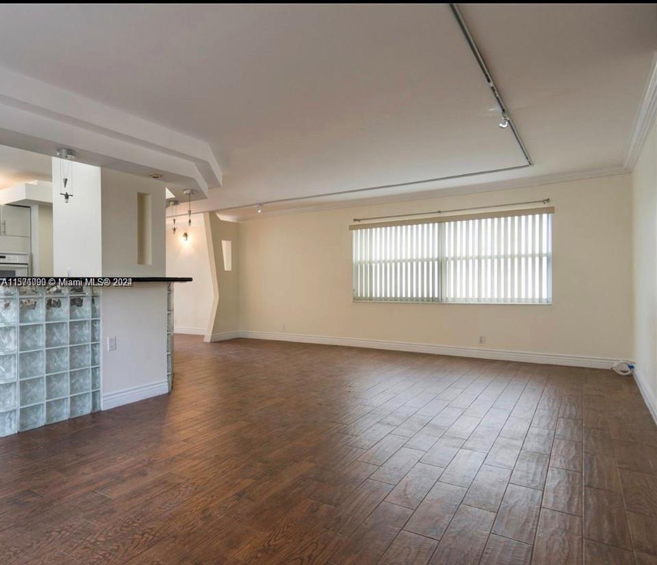 DORSEY ARMS CONDO - Residential