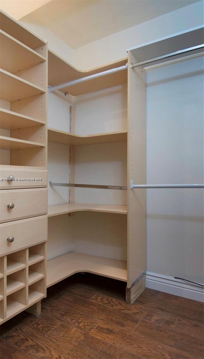 DORSEY ARMS CONDO - Residential