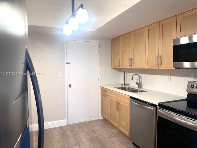 THE SHORES CONDO - Residential