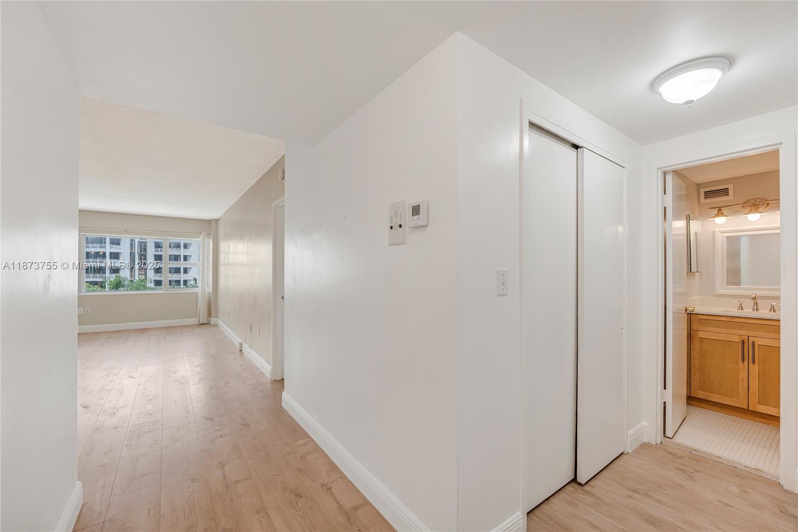 THE SHORES CONDO - Residential