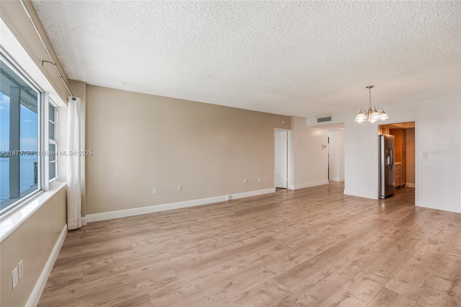 THE SHORES CONDO - Residential