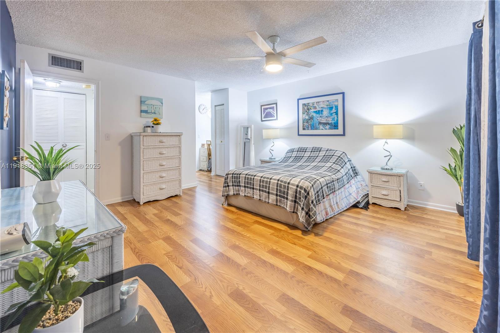 CASTLE APARTMENTS 12 COND - Residential