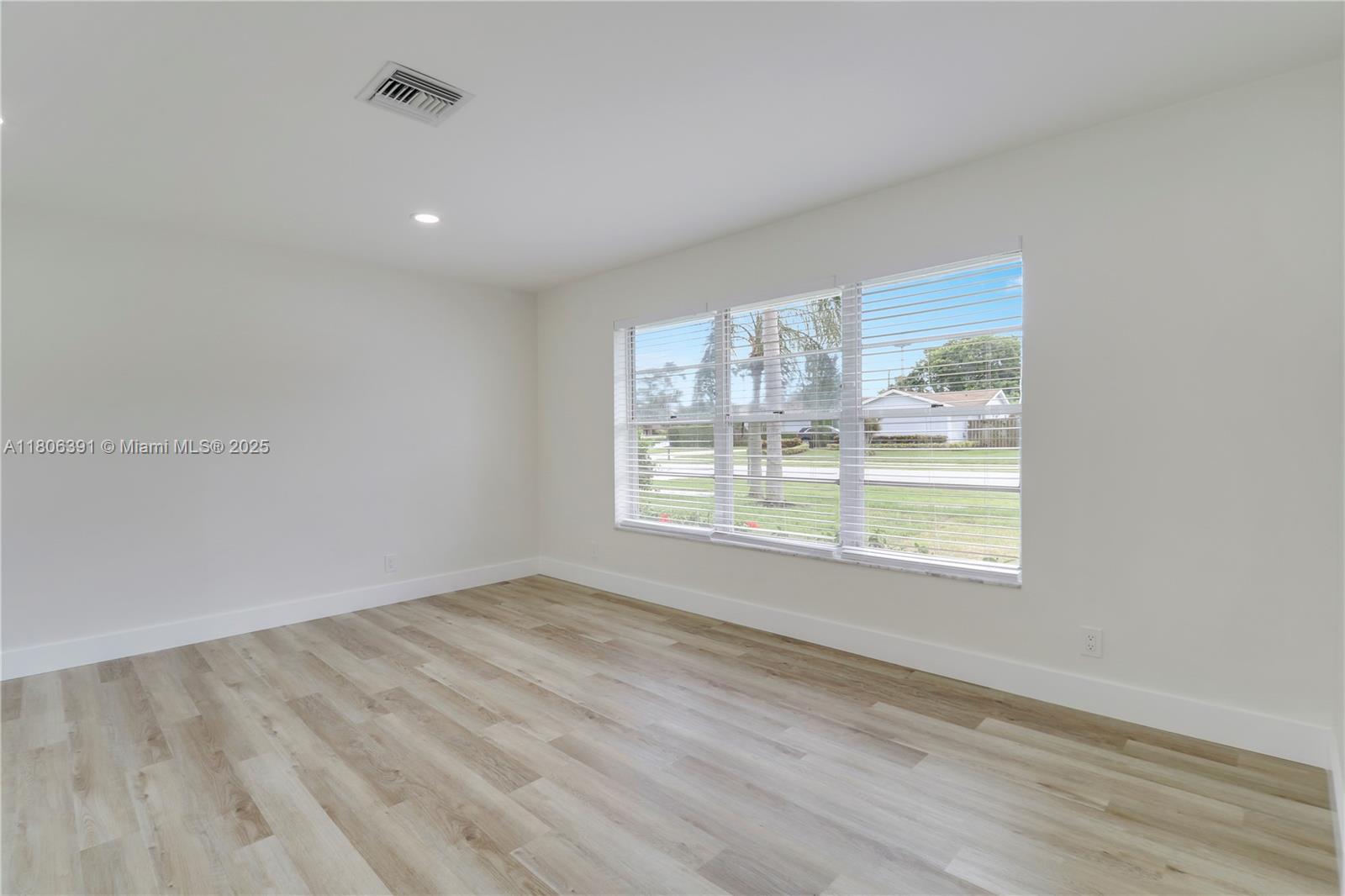JUPITER OAKS - Residential