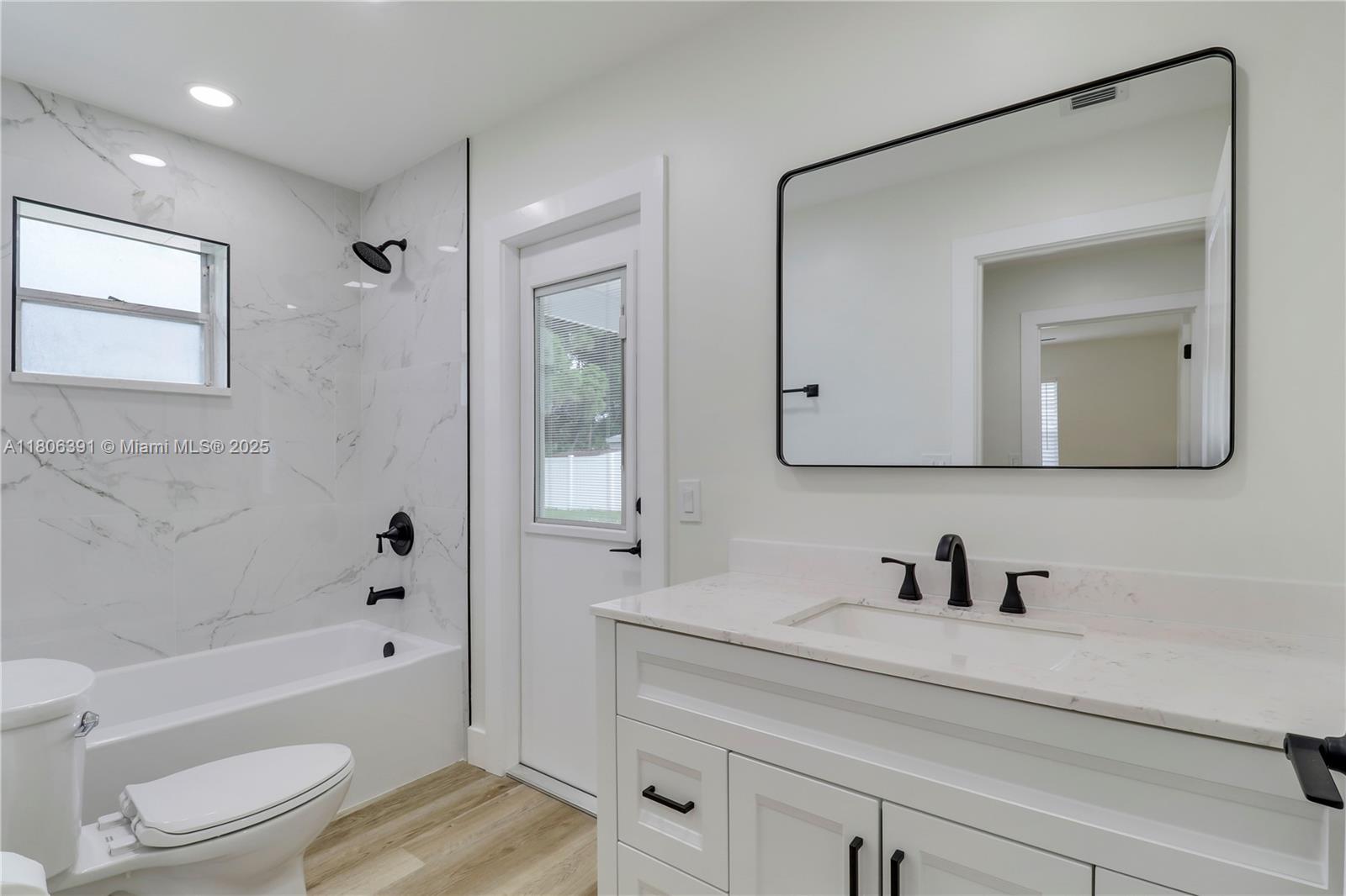 JUPITER OAKS - Residential