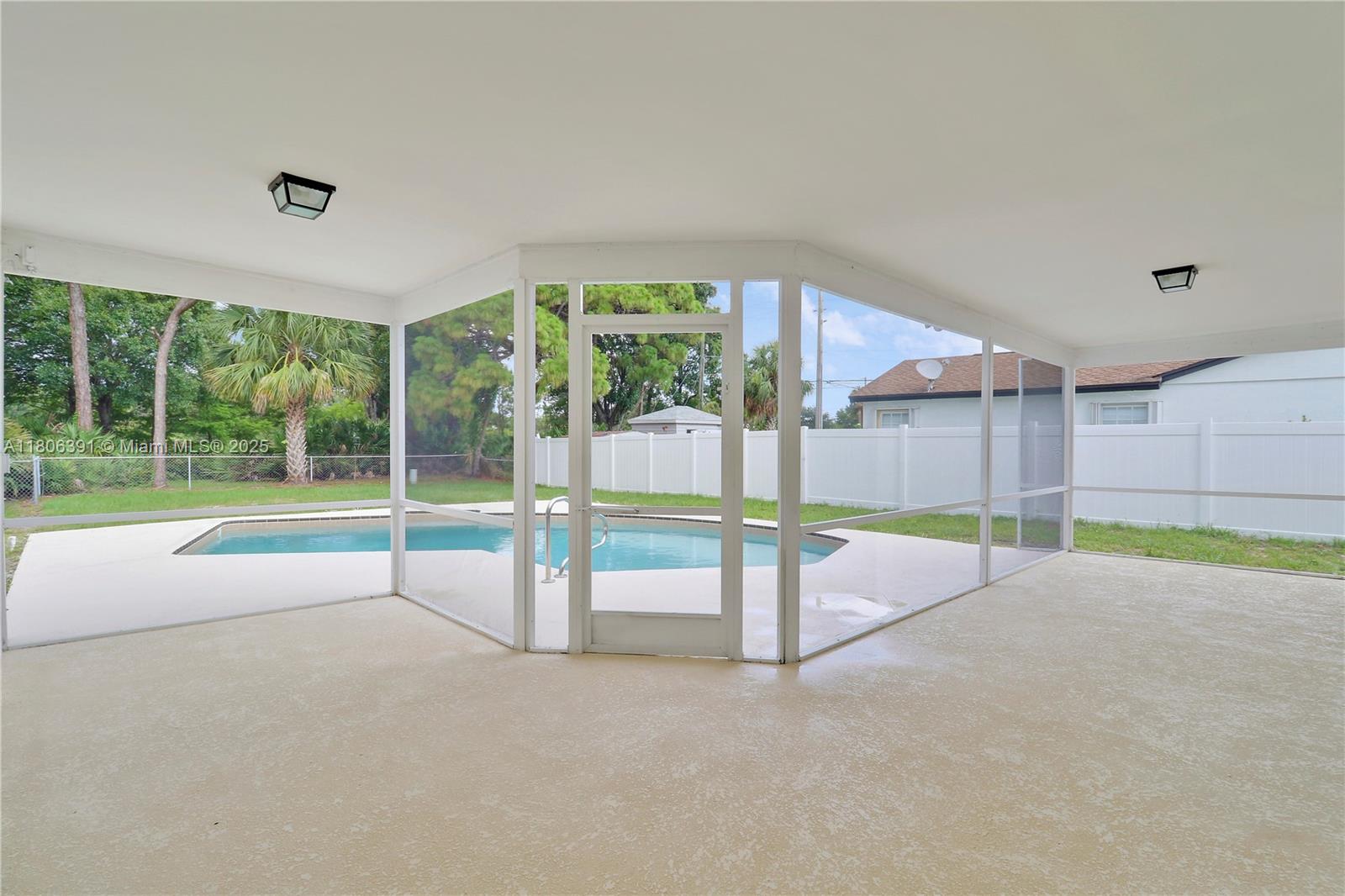 JUPITER OAKS - Residential