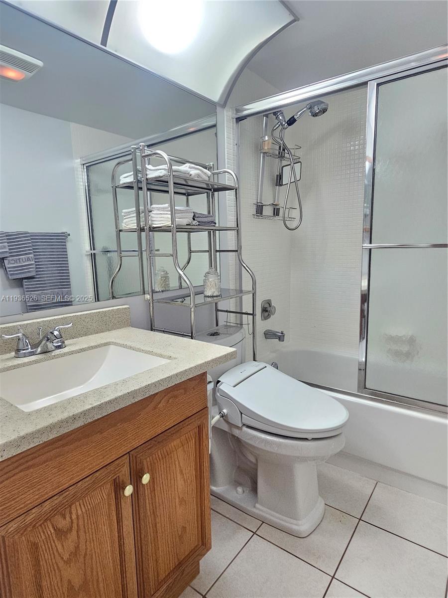 ISLEWOOD C CONDO - Residential