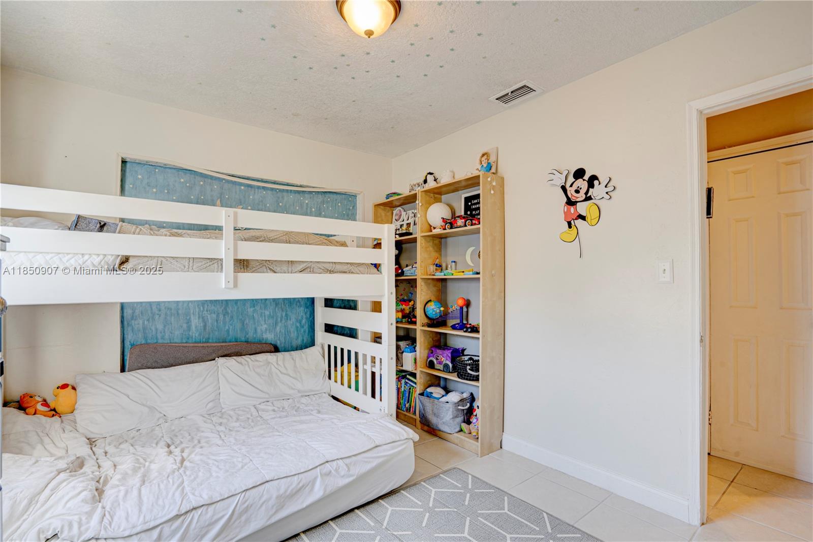 HOLLYWOOD PARK - Residential