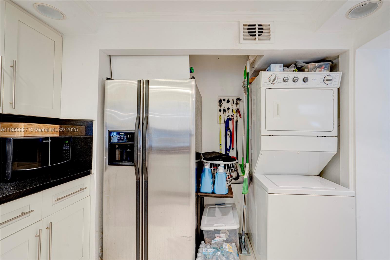 HOLLYWOOD PARK - Residential