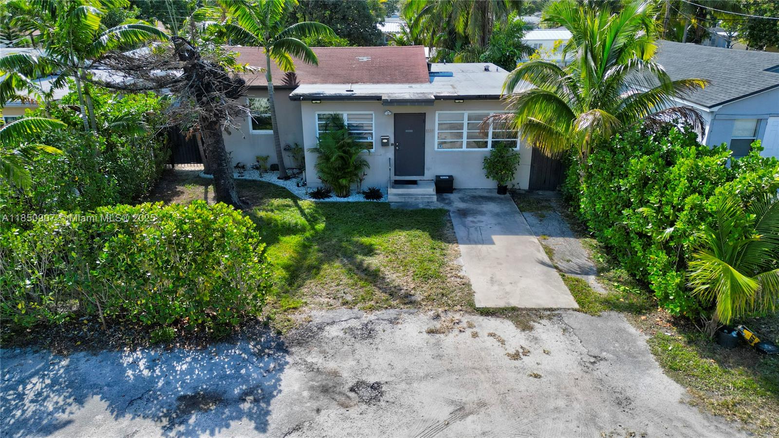 HOLLYWOOD PARK - Residential