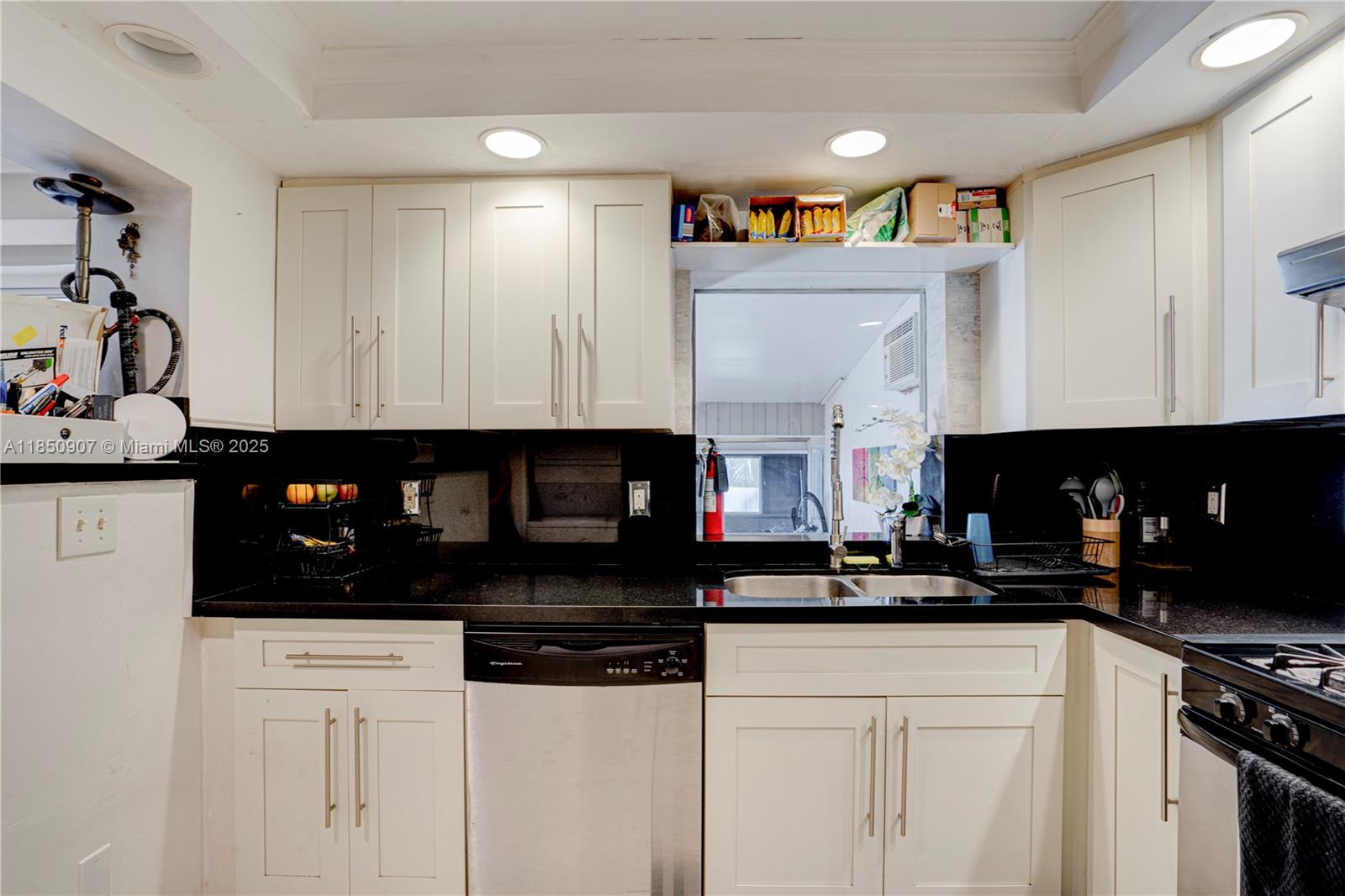 HOLLYWOOD PARK - Residential