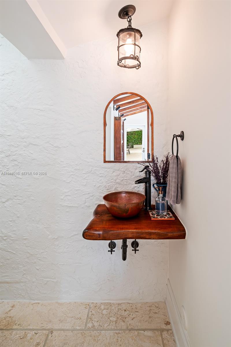 CORAL GABLES SEC E - Residential