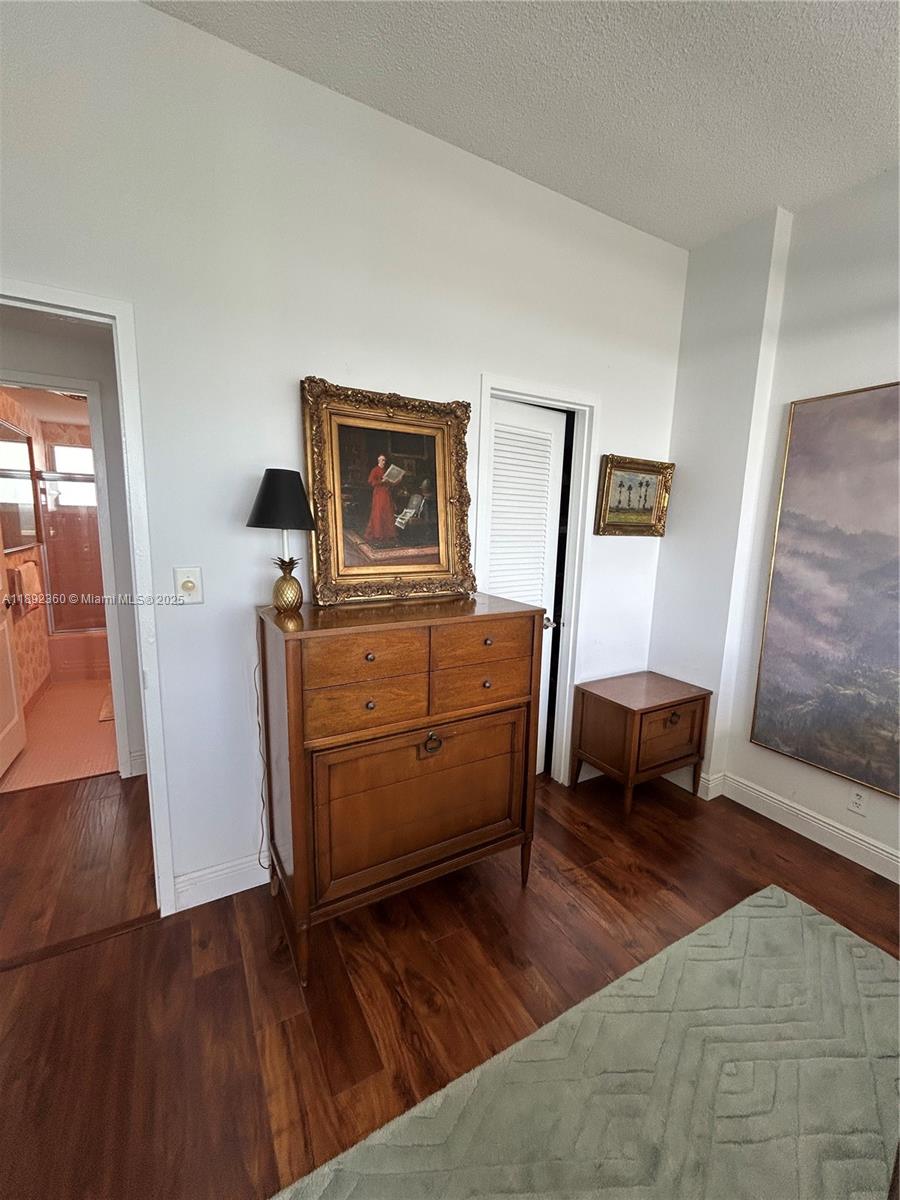 SEA TOWER APTS CO-OP - Residential Lease