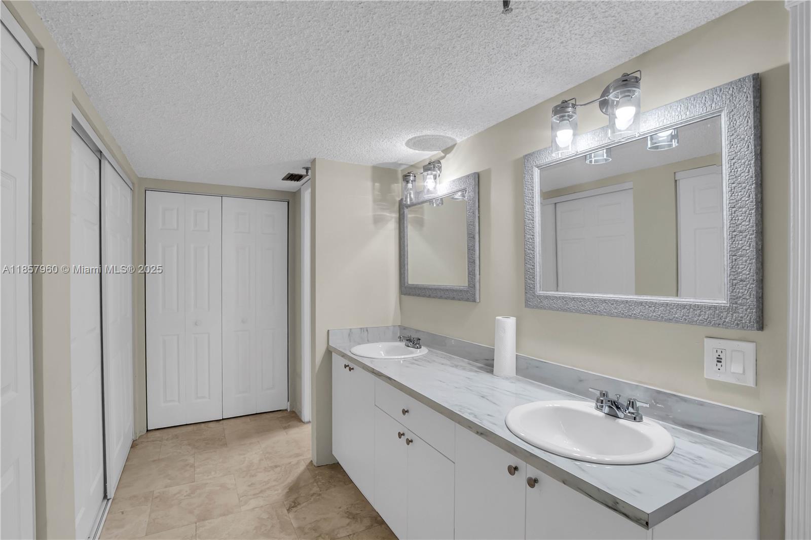 LAKE EMERALD CONDOMINIUM - Residential Lease