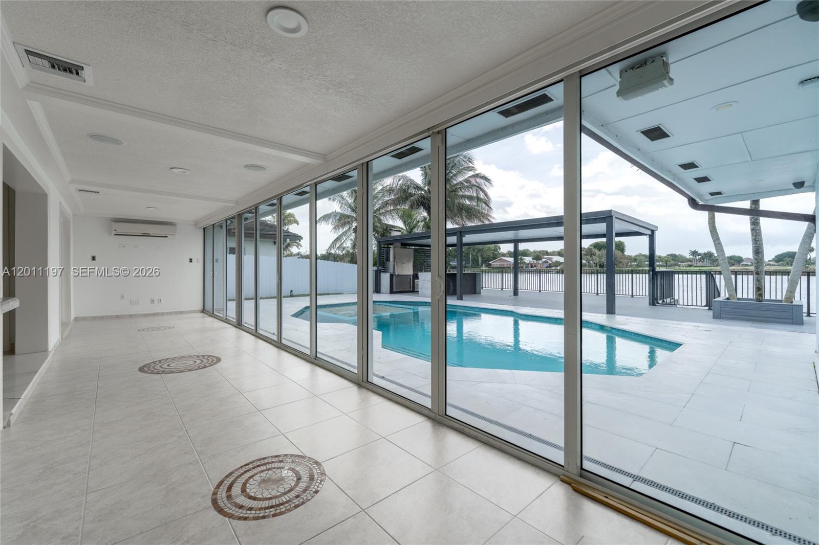 MIAMI LAKES LOCH NESS SEC - Residential