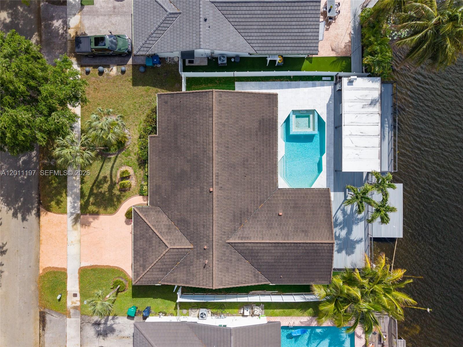 MIAMI LAKES LOCH NESS SEC - Residential
