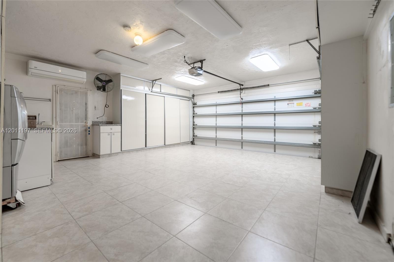 MIAMI LAKES LOCH NESS SEC - Residential