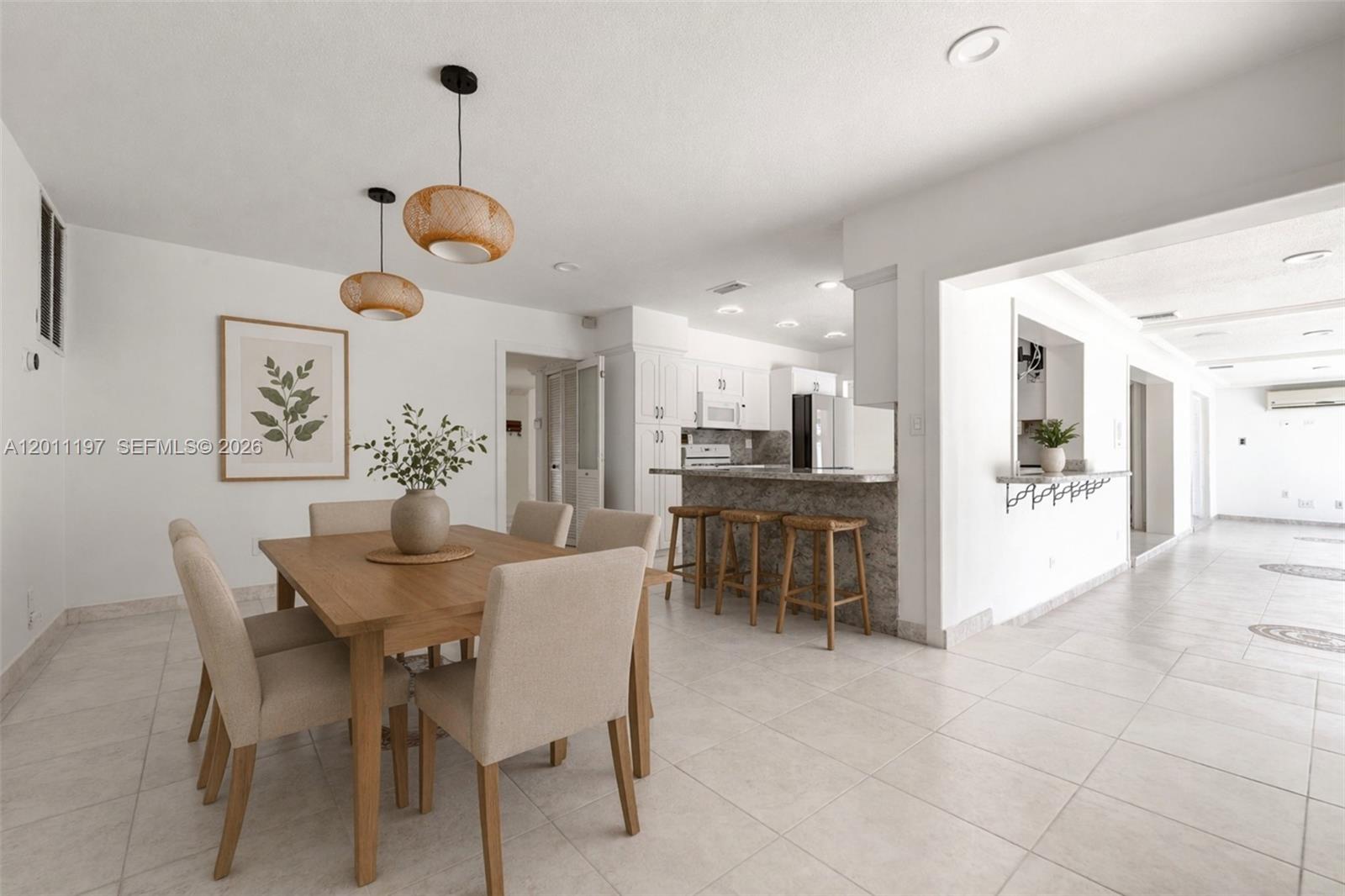 MIAMI LAKES LOCH NESS SEC - Residential
