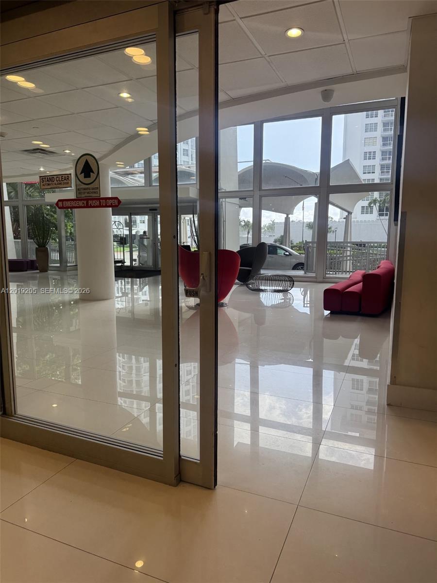 5701 Collins Ave 511