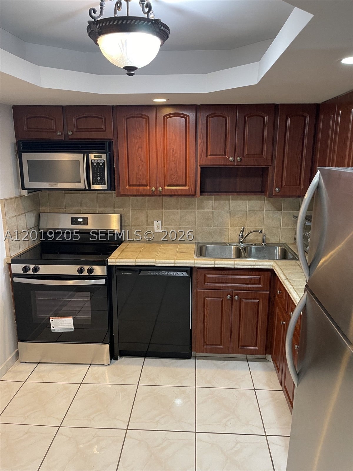 5701 Collins Ave 511