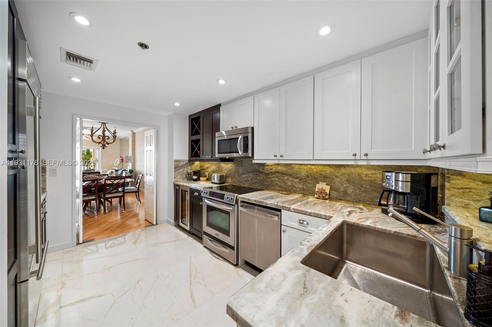 BAYSIDE VILLAGE CONDO - Residential Lease