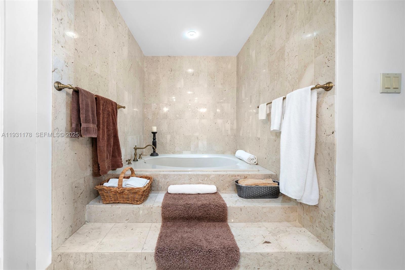 BAYSIDE VILLAGE CONDO - Residential Lease