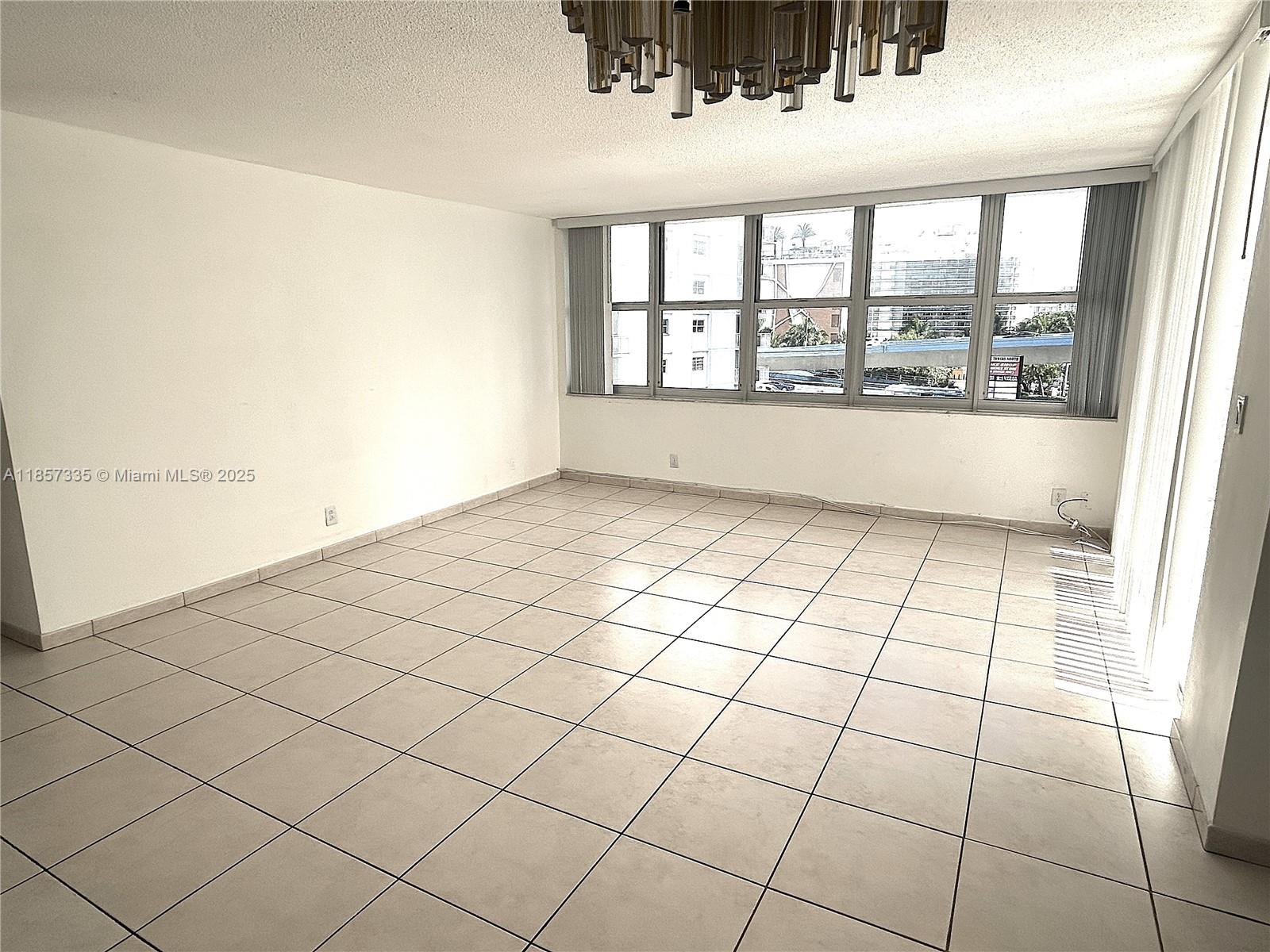 IMPERIAL TOWERS APTS COND - Residential Lease