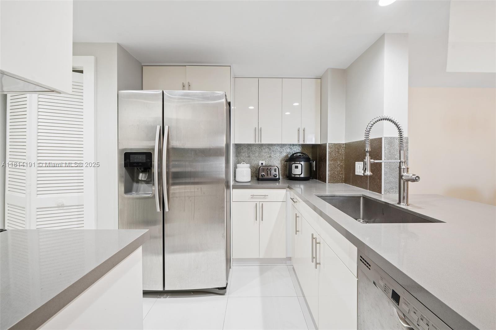 COURVOISIER COURTS CONDO - Residential