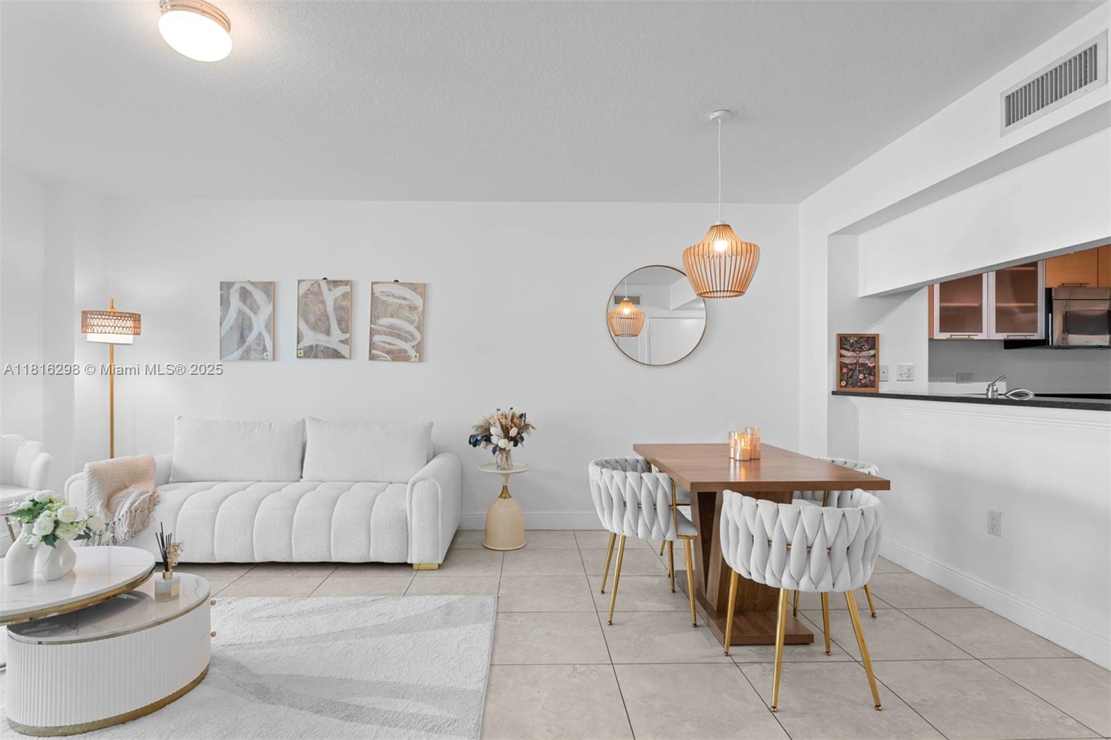 31 Se 5th St 505, Miami, Broward County, Florida - 1 Bedrooms  
1 Bathrooms - 
