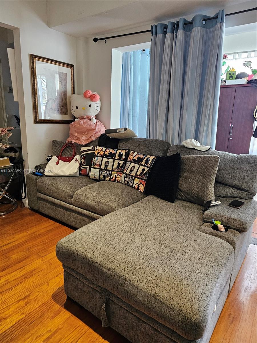 934 Michigan Ave 302