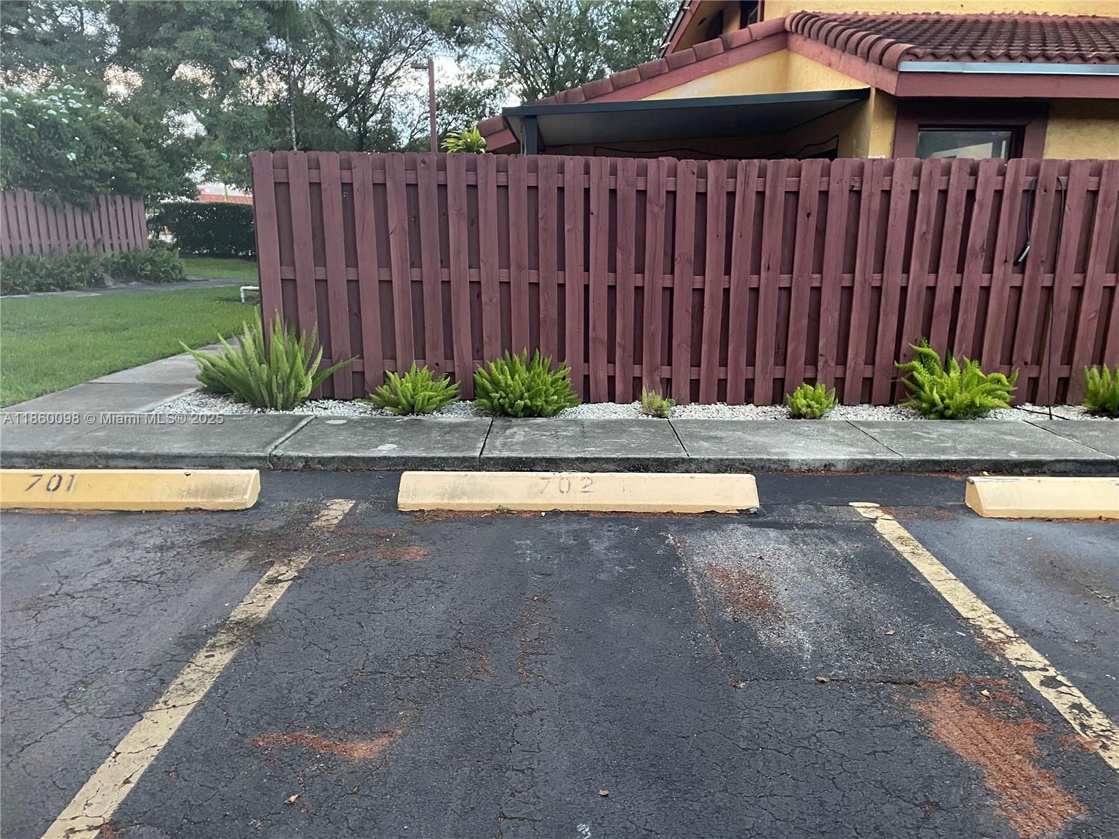 SUMMERSET CONDO PH I - Residential