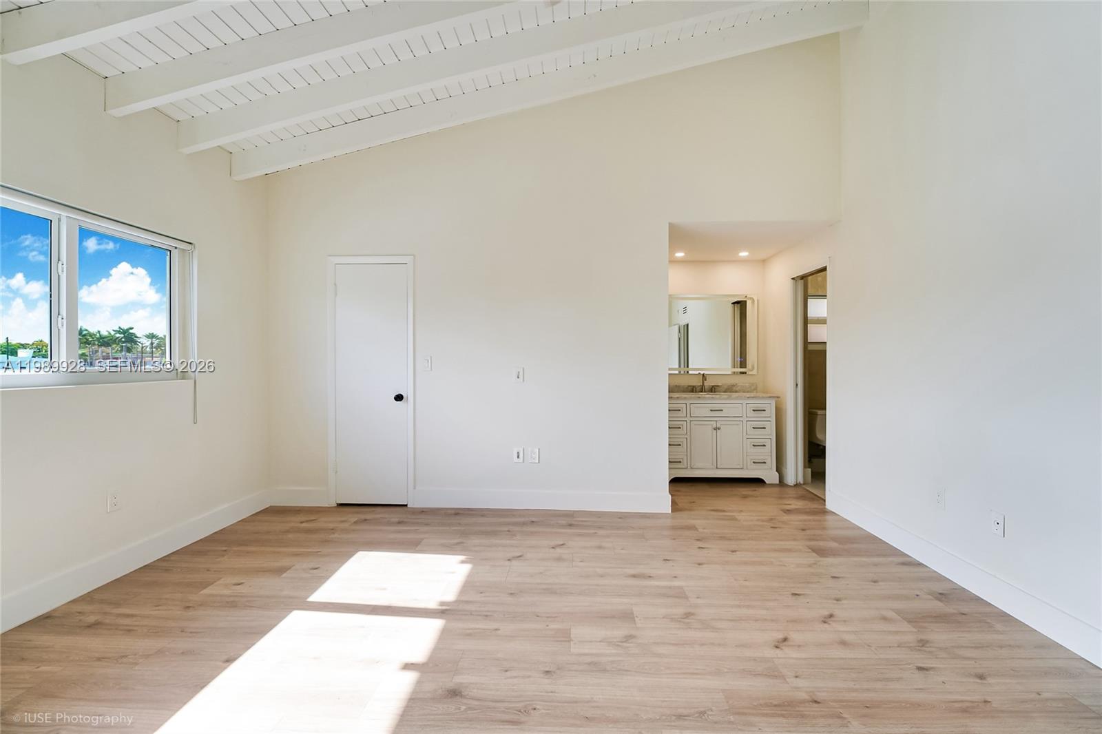 SHORES VILLAS CONDO BLDG - Residential Lease