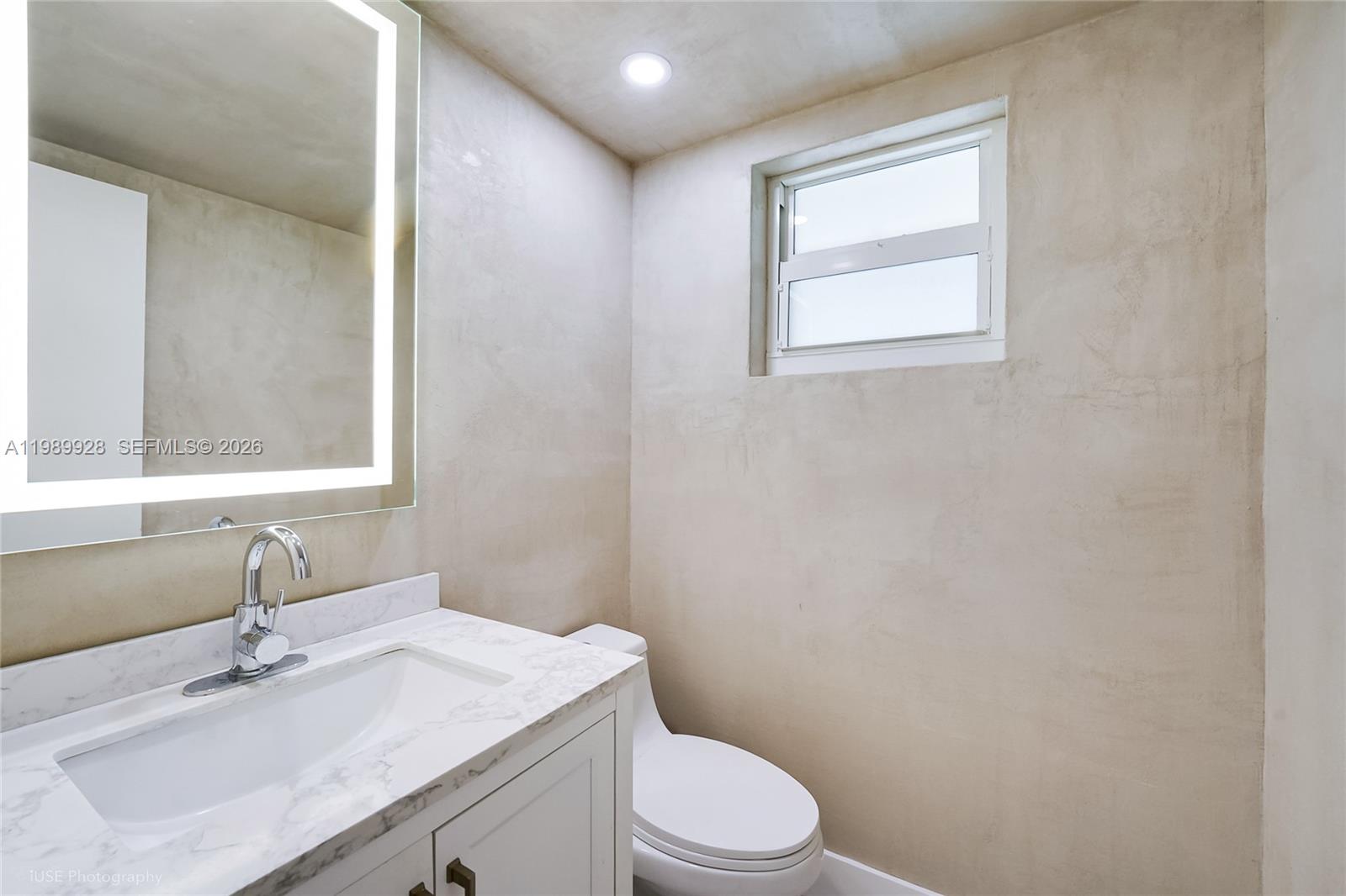 SHORES VILLAS CONDO BLDG - Residential Lease