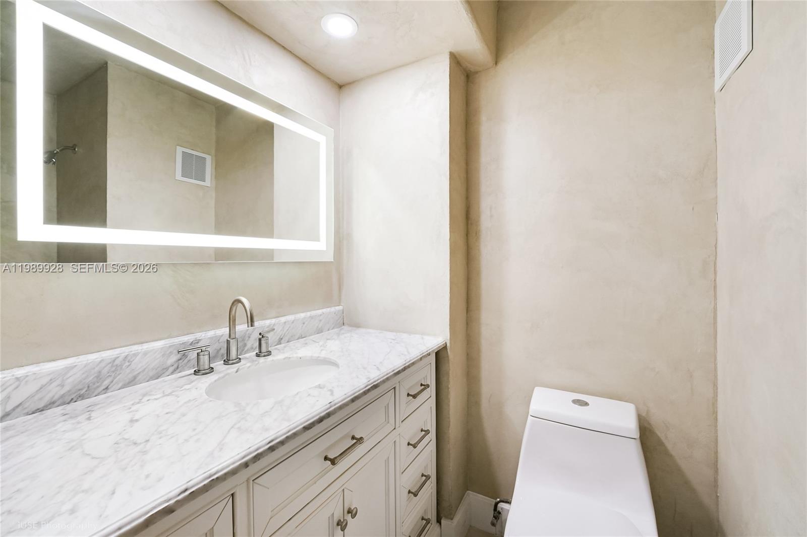 SHORES VILLAS CONDO BLDG - Residential Lease