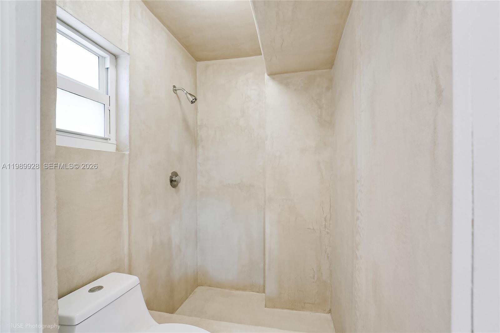 SHORES VILLAS CONDO BLDG - Residential Lease