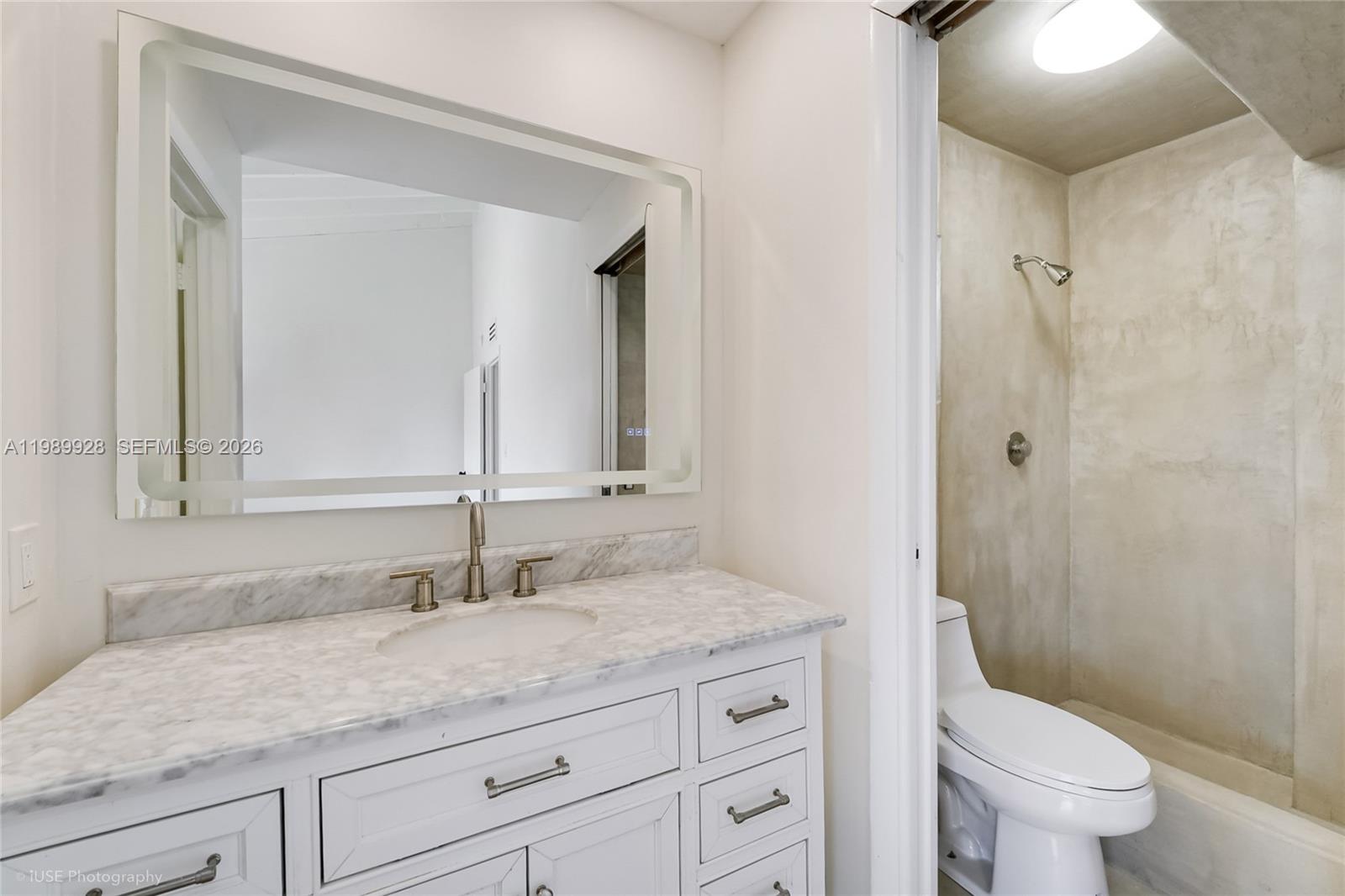 SHORES VILLAS CONDO BLDG - Residential Lease